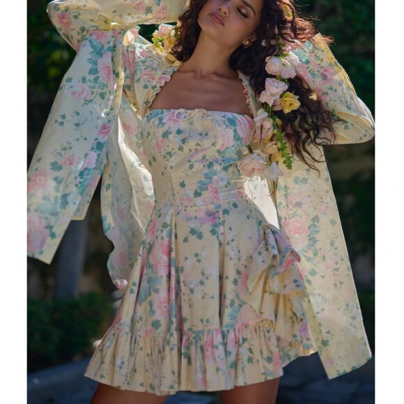 ✨ SALE✨ FUC Selkie The Fantasy Big Blouse Tops Yellow Floral Causal - Picture 1 of 10